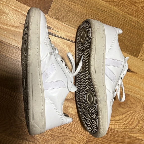 Veja V-10 Leather Extra White 39 - Picture 7 of 8